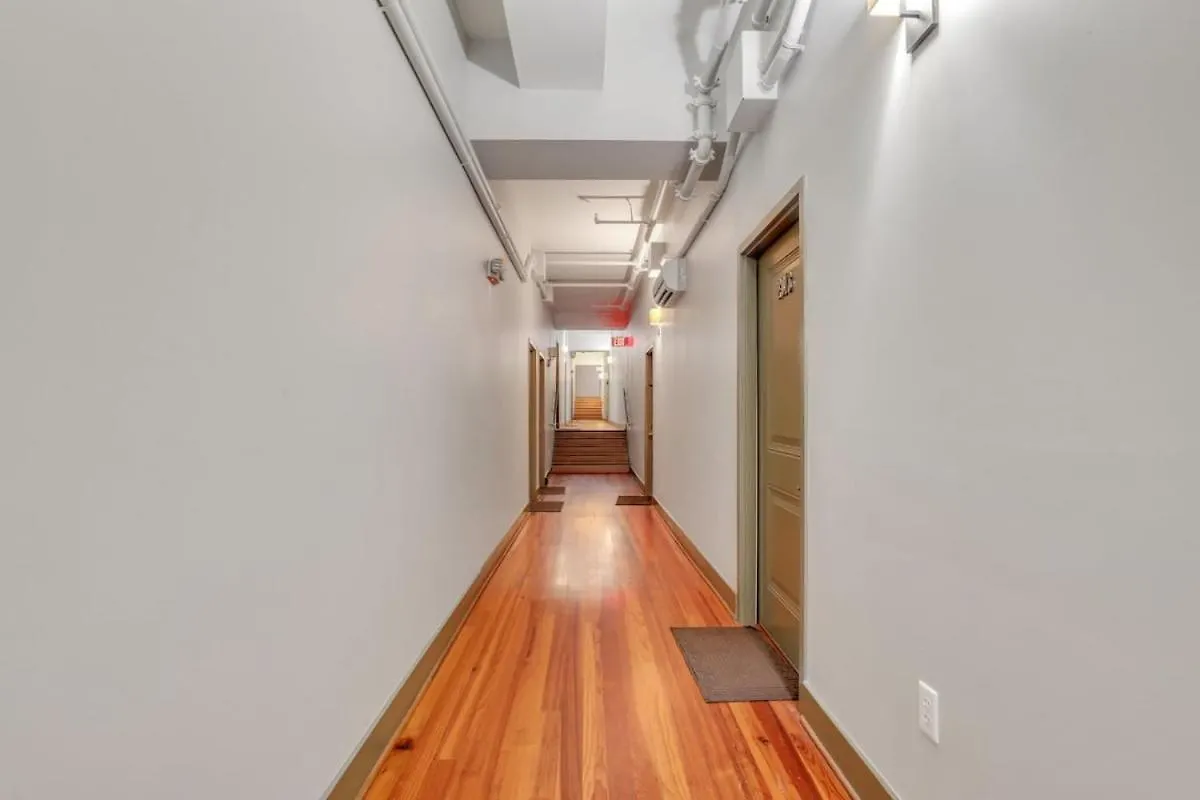 Lush Savannah Loft - Near Plant Riverside District